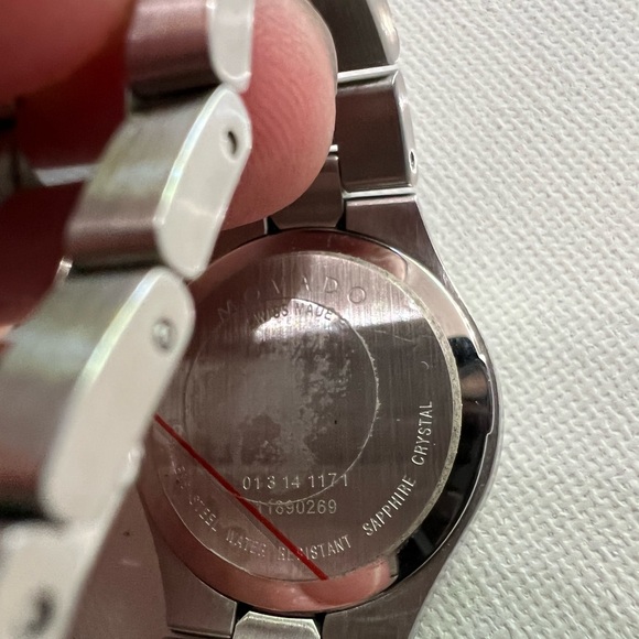 Movado classic style womens watch - Picture 7 of 7